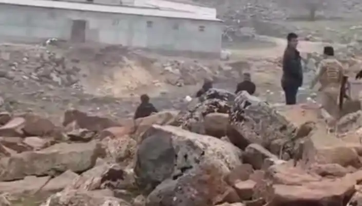Diyarbakır'da Taşlı, Silahlı Kavga: 3 Kayıp, Çok Sayıda Yaralı