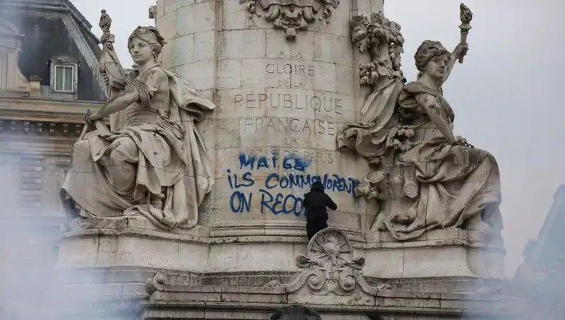 Paris Belediyesi, Grafiticilere Karşı Sert Tedbirler Alıyor