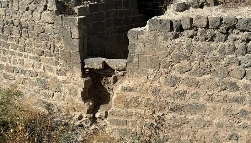 Diyarbakır'da Saint George Kilisesi'ne Ait Sıra Dışı Kitabe Bulundu!