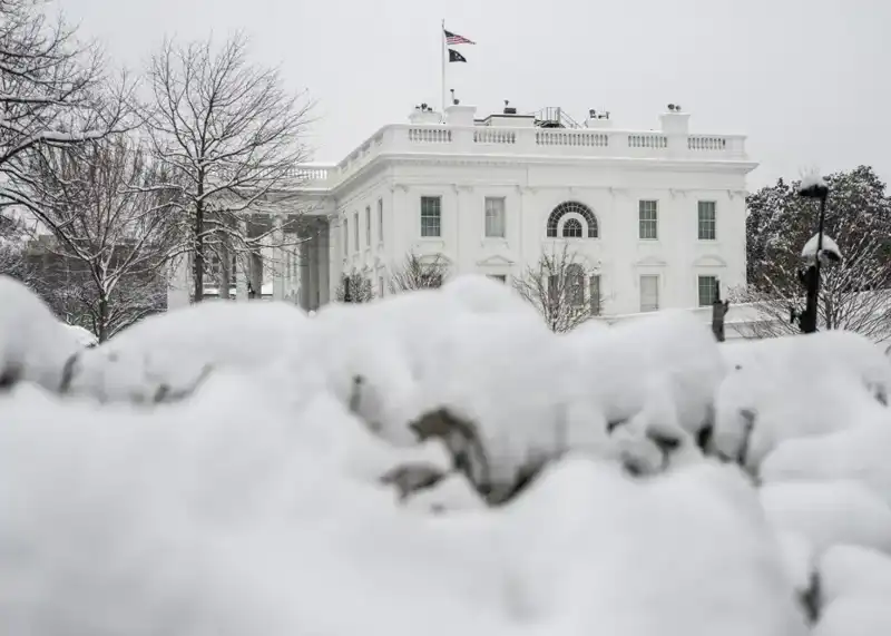 ABD'de Kar Fırtınası Alarmı! Washington'da Acil Durum İlan Edildi