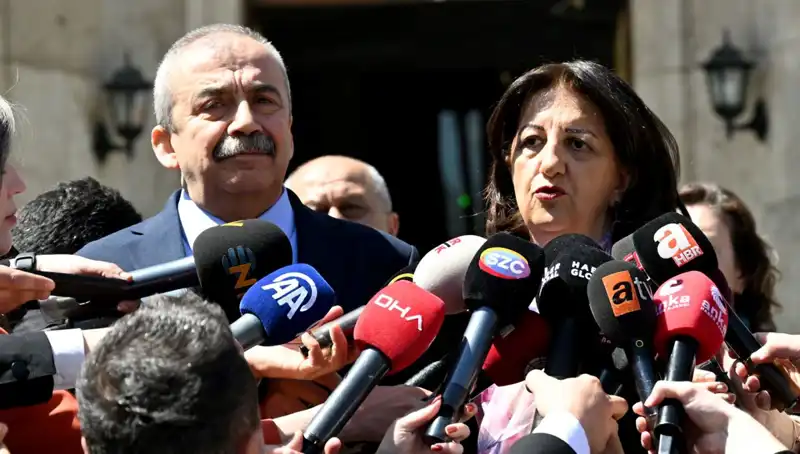 Sırrı Süreyya Önder’in Hayatı ve Hastalığı: Bilinmeyenleri Keşfedin!