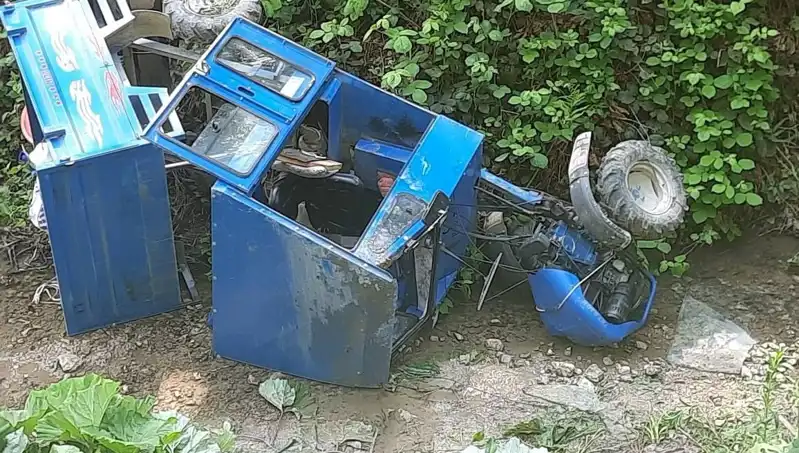 Kontrolden Çıkan Pat Pat Dereye Devrildi: İki Yaralı