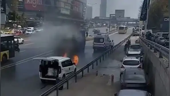 Yanan Araca TOMA ile Yapılan Müdahale Kentte Şok Etkisi Yarattı