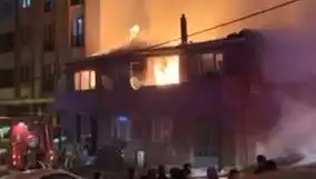 Gaziosmanpaşa'da Korkutan Yangın: İki Bina Alev Alev Oldu