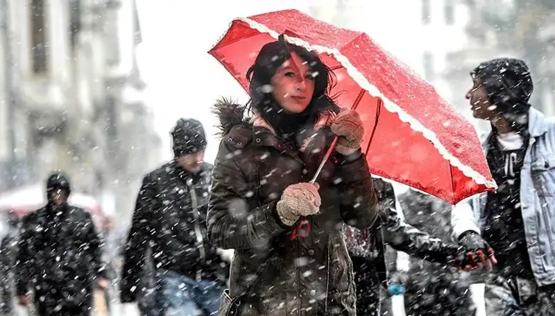 İstanbul'u Sarsan Soğuk Hava Dalgası: Sıcaklık 20 Derece Düşecek!