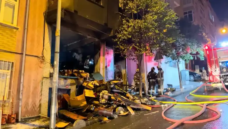 Bağcılar'da Beş Katlı Binada Kebap Yangını Paniği: Ekipler Hızla Müdahale Etti