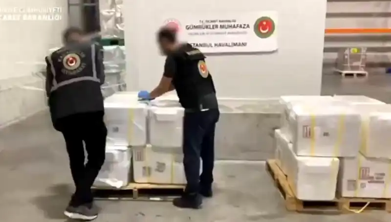 İstanbul Havalimanı'nda Görülmemiş Koko Şoku: 455 Kilo Kokain Ele Geçirildi