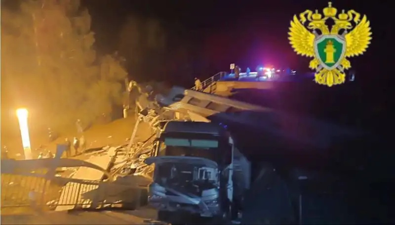 Rusya’da İki Köprünün Çökmesi ve Tren Kazası: Yıkıcı Sonuçlar Ortaya Çıktı