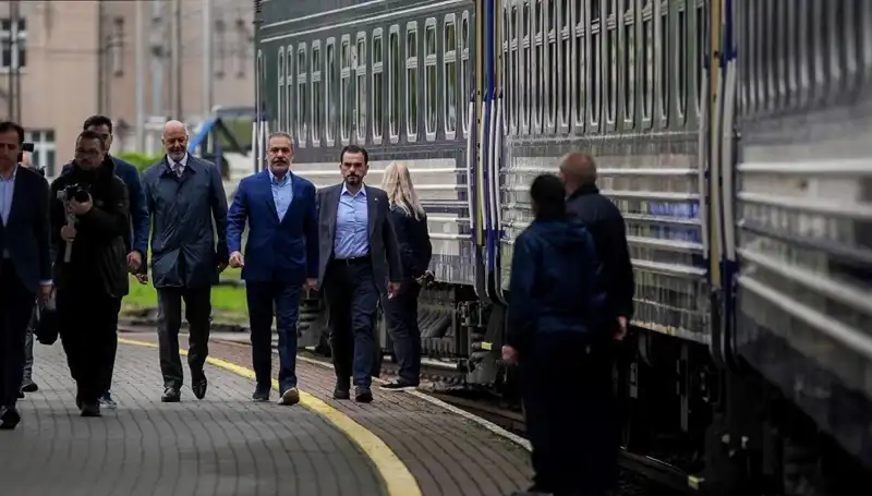 Dışişleri Bakanı Fidan, Ukrayna Ziyaretinden Dönüş Yolunda Önemli Açıklamalar Yaptı