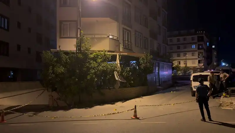 İstanbul'da Kafeye Silahlı Saldırı: Olayın Ardındaki Gizemli Detaylar