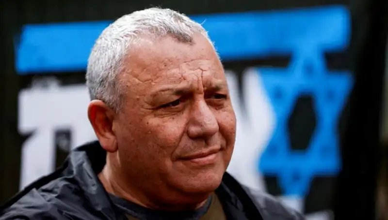 İsrail'de Siyasi Deprem: Gadi Eisenkot'un Beklenmedik İstifası Ne Anlama Geliyor?