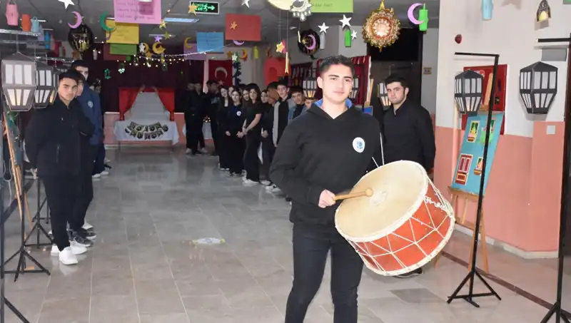 Ramazan Sokağı Kuruldu: Öğrenciler Manevi Huzuru Okulda Yaşadı