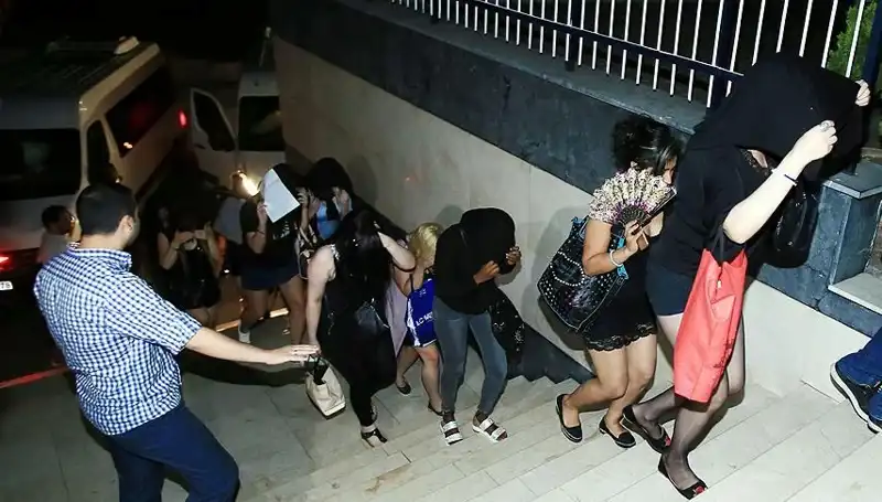 Düzce'deki Fuhuş Operasyonu: 5 Zanlı Suçüstü Yakalandı!