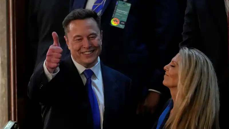 Musk'tan Ukrayna'daki Seçimler İçin Şaşırtan Açıklama: Zelenski'yi Bekleyen Tehlike!