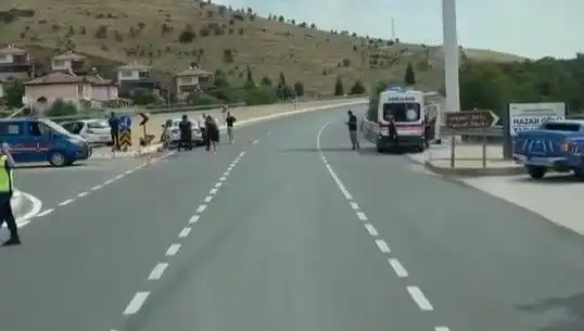 Elazığ’da Feci Kaza: İki Otomobil Çarpıştı, Yaralılar Hastaneye Sevk Edildi