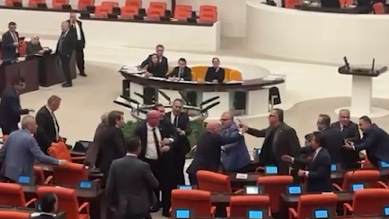 Meclis'te İsmet İnönü Tartışmaları Yeniden alevlendi: Zamanın Ruhunu Neler Değiştirdi?