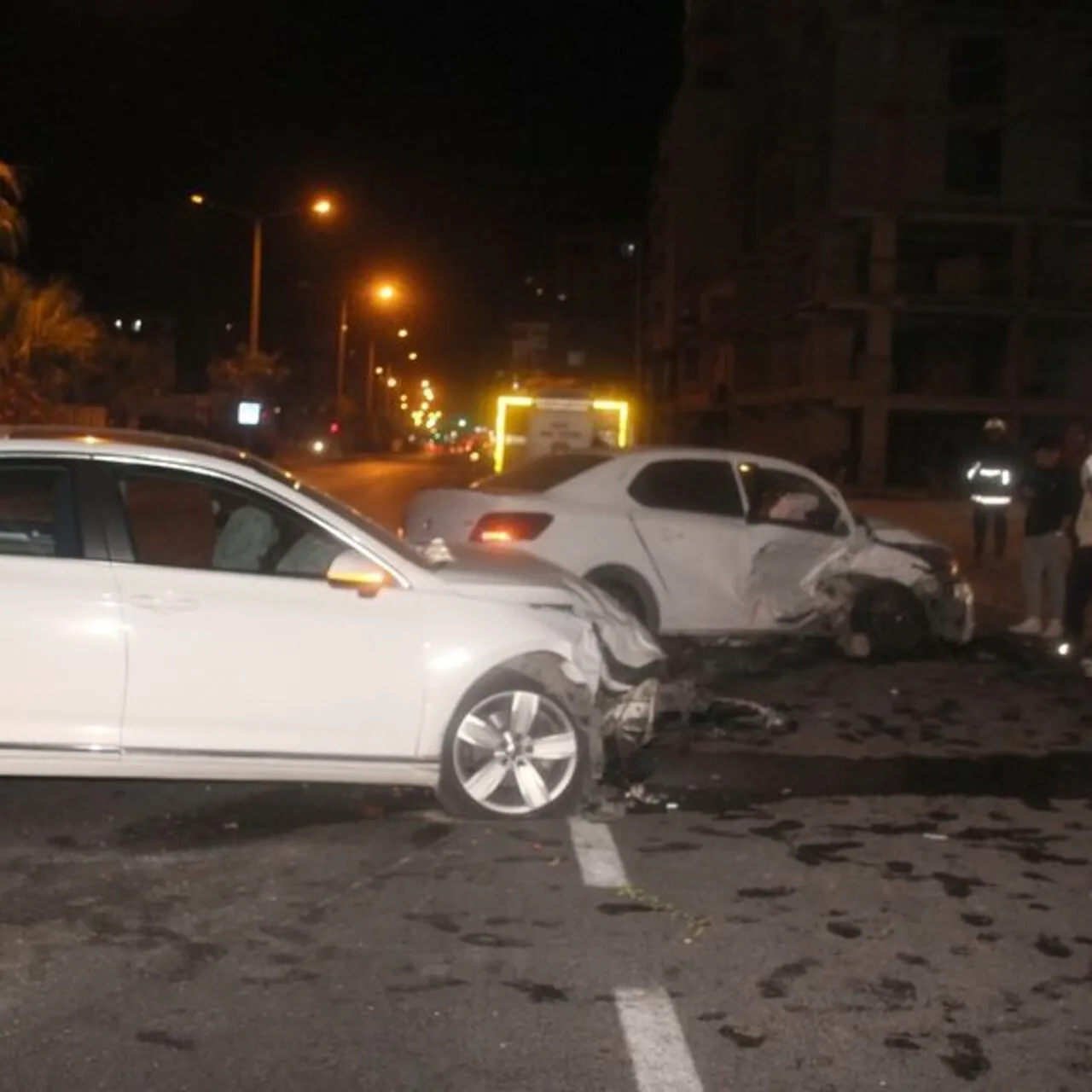 Mersin'de Trafik Kazası: 4 Kişi Yaralandı