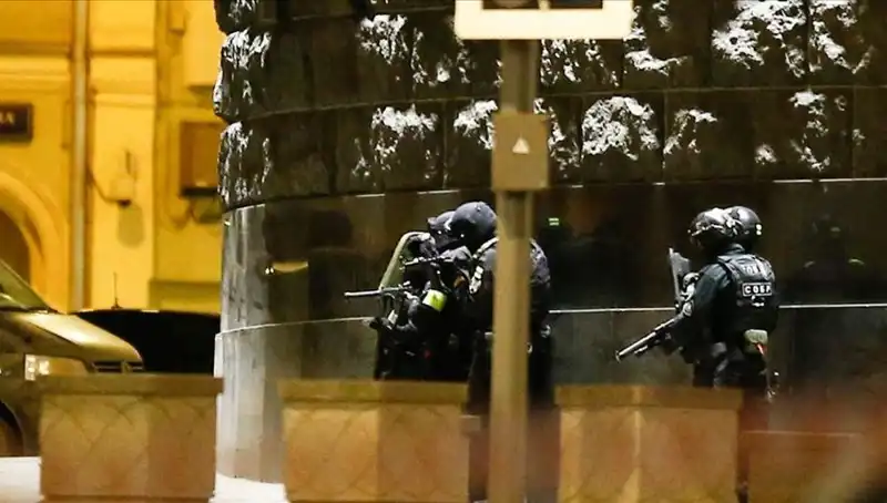 Rusya'da Çatıdan Rastgele Ateş Açan Kişi, Ülkede Endişe Yarattı