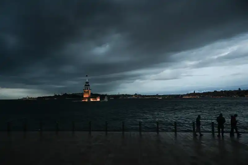 İstanbul'u Vuran Soğuk Hava: 19 İlçeye Kar Yağışı Bekleniyor!