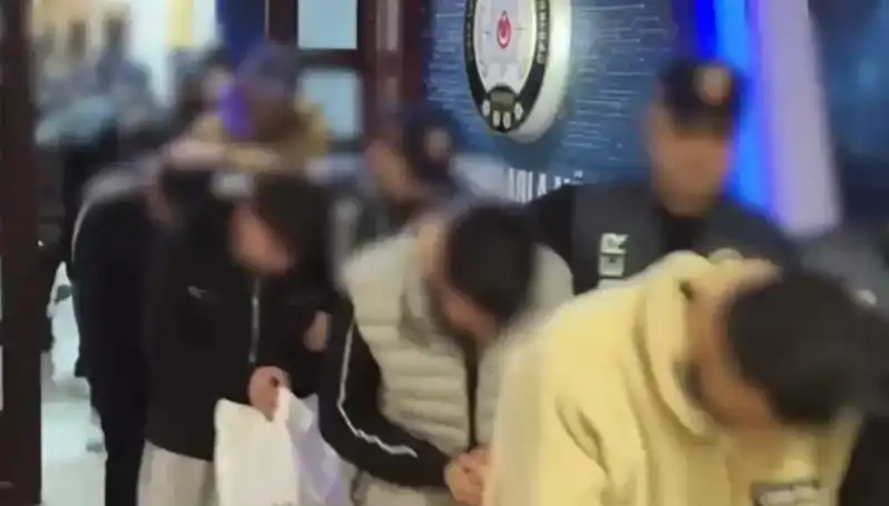 Türkiye’deki 2,8 Milyarlık Bahis Operasyonunda 46 Gözaltı: Polis Harekete Geçti