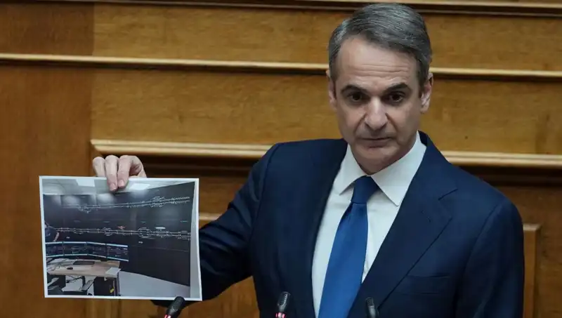 Yunanistan'da Miçotakis Hükümetine Protesto Şoku: Yeni Bir Dönem Başlıyor