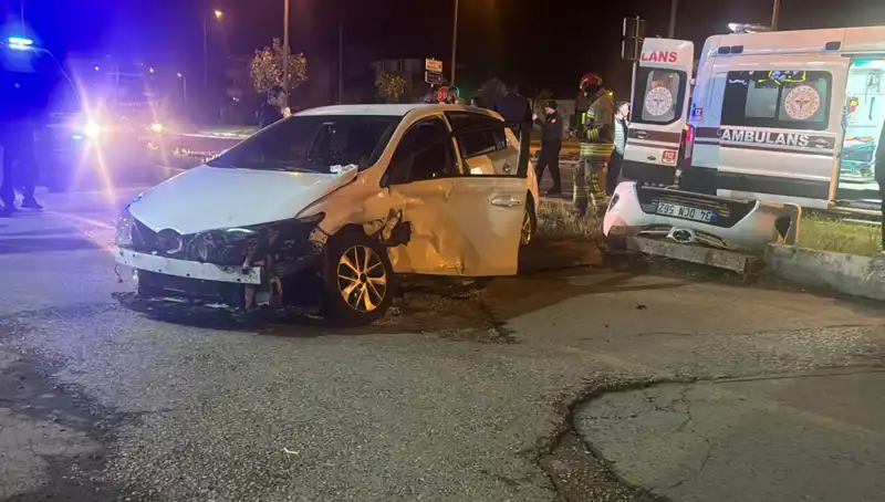 Pikap ve Otomobil Çarpıştı: Kaza Detayları ve Sonuçları Açıklandı