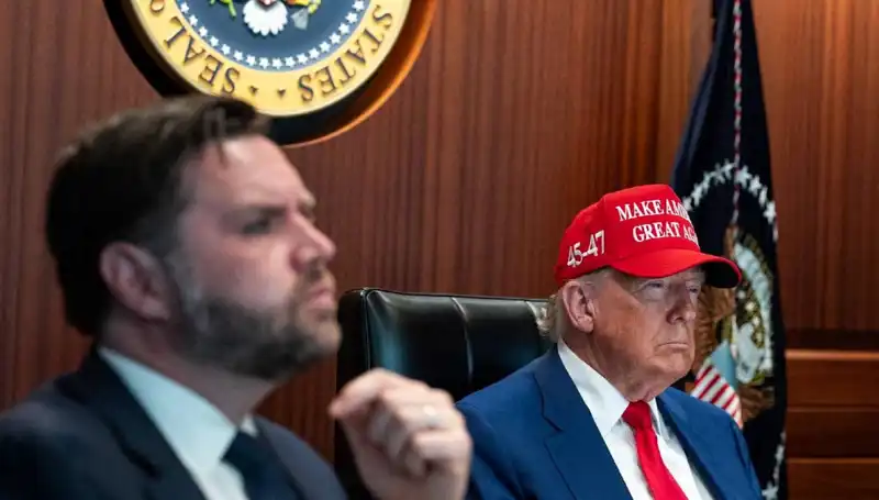 Trump'ın Azil Tasarısı Nasıl Reddedildi? Siyasi Çalkantılar Devam Ediyor