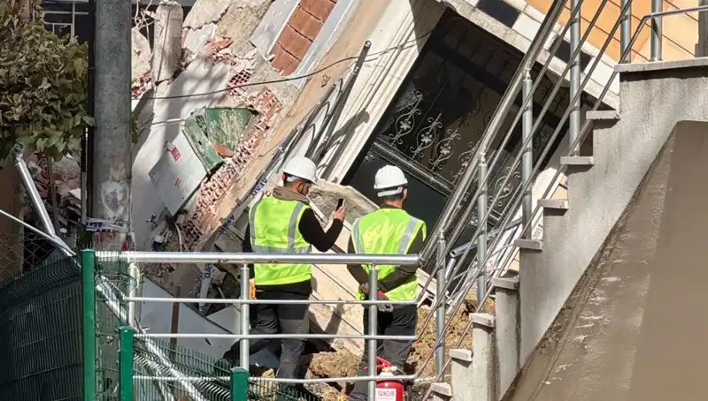 Gebze'de Çöken Bina Enkazında Bilirkişi Heyeti İncelemeleri Devam Ediyor