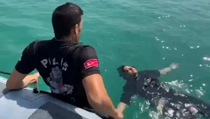 Baraj Gölünde Faciadan Dönüldü: Cesur Gemi Adamları Kadını Kurtardı