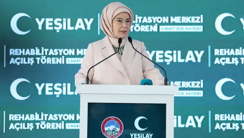Emine Erdoğan'dan Gençlere Bağımlılıkla Mücadele İçin Çarpıcı Çağrı