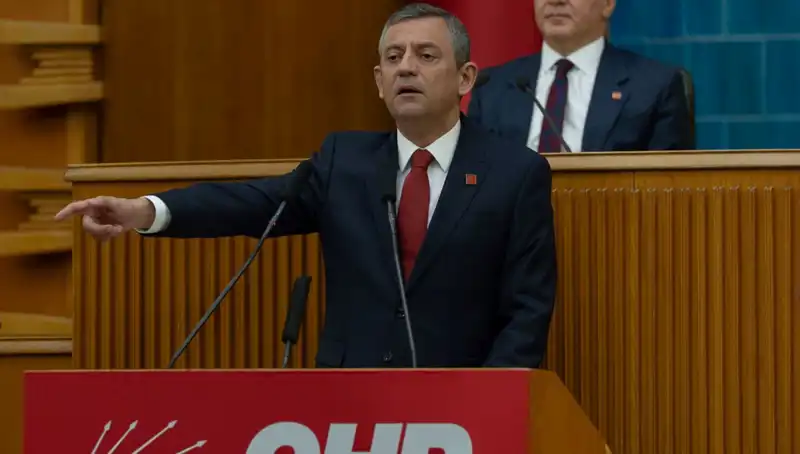 İmralı'dan Gelen "Silah Bırakın" Çağrısı: Özgür Özel'den Parlak Açıklama