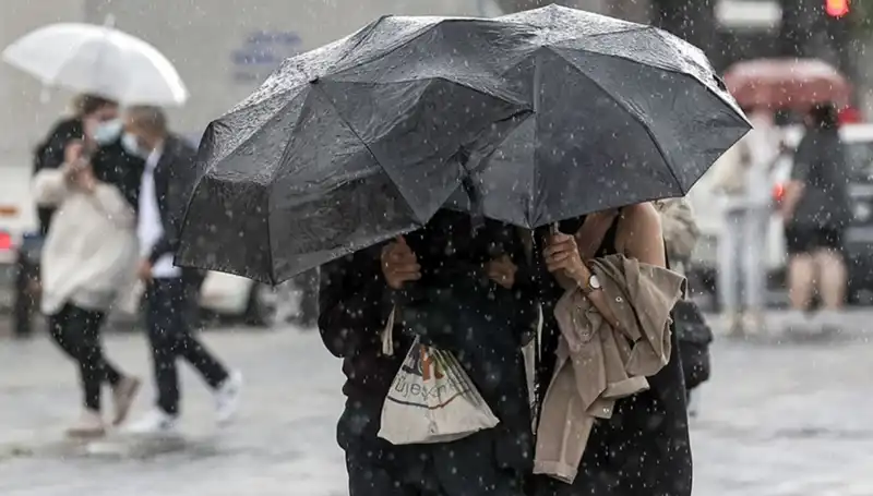 İstanbullulara Kış Uyarısı: Soğuk Hava ve Sağanak Yağış Geliyor!