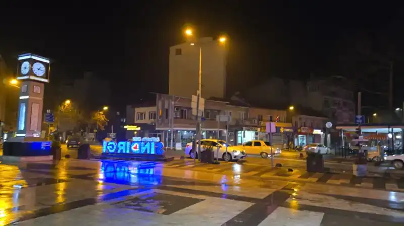 Sındırgı'da 5.1 Büyüklüğünde Deprem: Halkta Korku ve Endişe