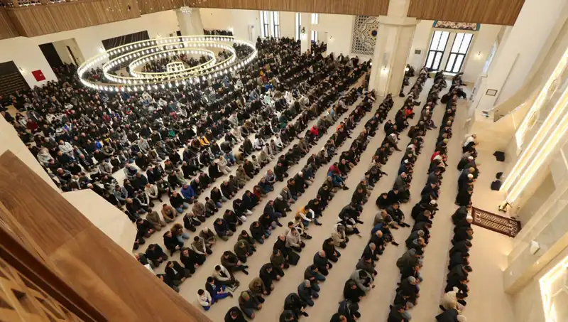 Cuma Namazı 4 Nisan 2025'te Saat Kaçta Kılınacak?