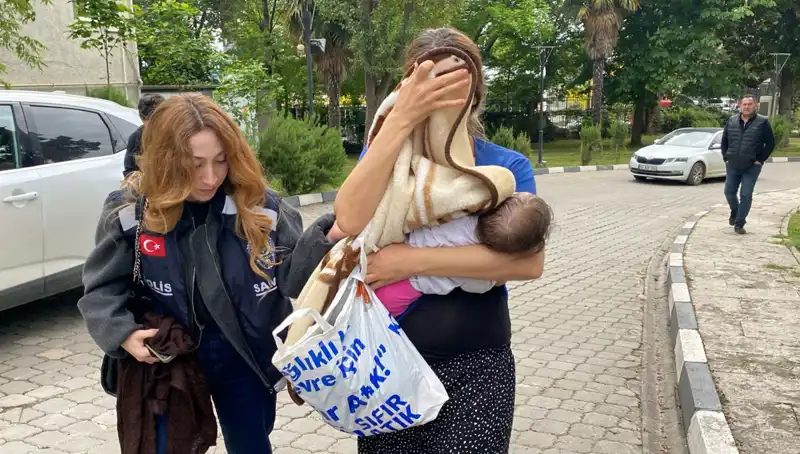 Evlerden Hırsızlık Yapan Kadın, Güvenlik Kameralarından Tanındı!