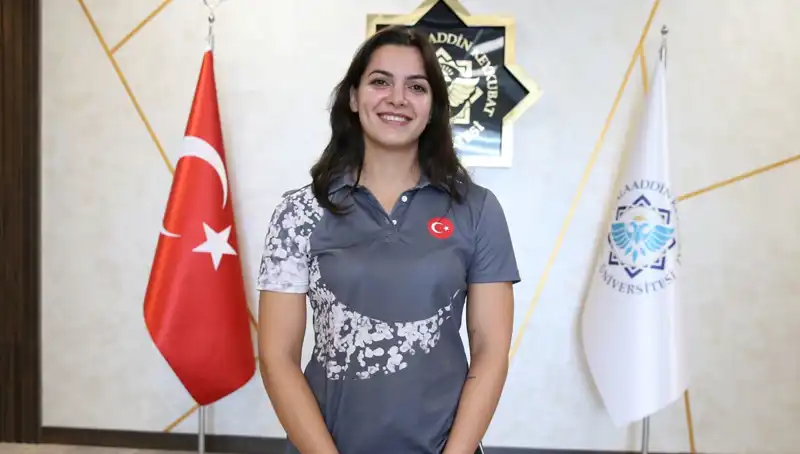 Altın Madalya Kazanan Esra: Hedefi Dünya Şampiyonluğuna Ulaşmak!