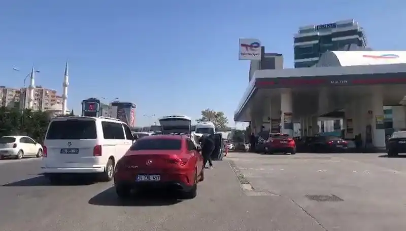 Deprem Sonrası Akaryakıt İstasyonlarında Yoğun Kuyruklar Oluştu!