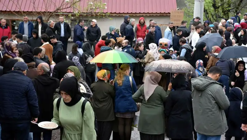 Türkiye’nin Dört Bir Yanından 12 Bin Kişi Geleneksel Bayramlaşmada Buluştu